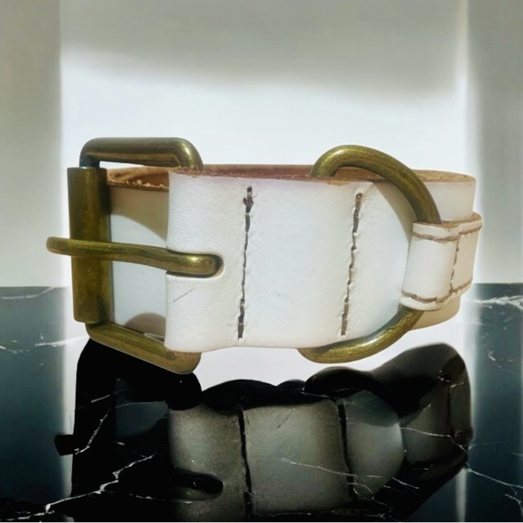 Men’s GAP White Leather Belt with Brass Buckle Waist 30-32 - Picture 1 of 4